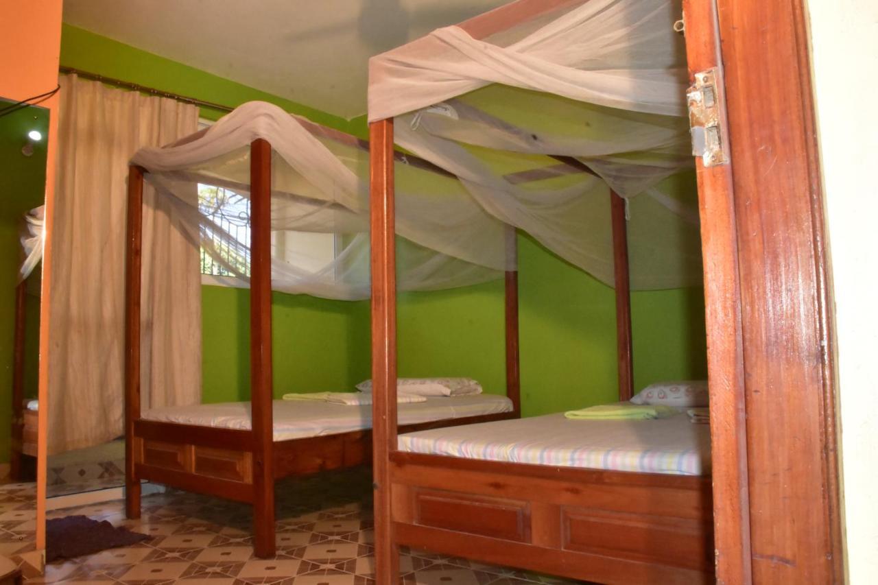 Viriko Boarding House Hotel Mombasa Luaran gambar